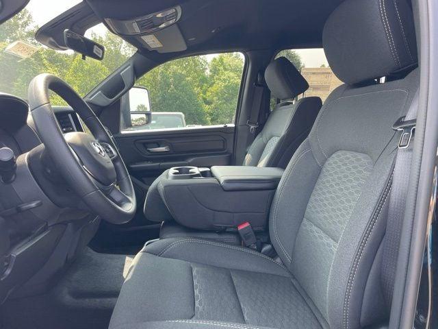 2025 RAM Ram 1500 RAM 1500 WARLOCK CREW CAB 4X4 57 BOX