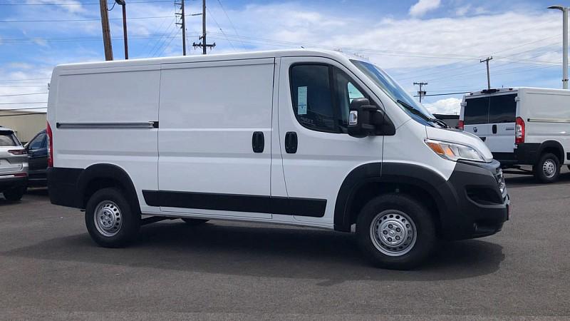 2025 RAM ProMaster 2500 Cargo Van Tradesman Low Roof 136 WB w/Pass Seat