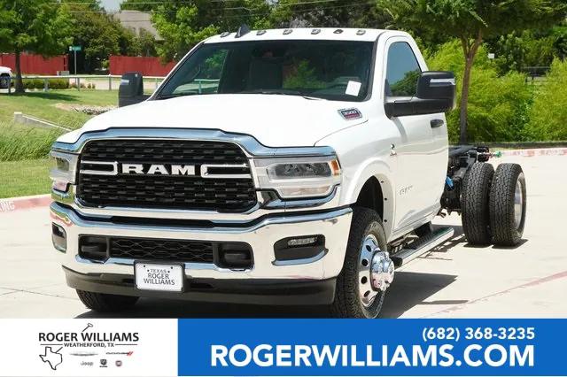2024 RAM Ram 3500 Chassis Cab RAM 3500 SLT CHASSIS REGULAR CAB 4X4 84 CA