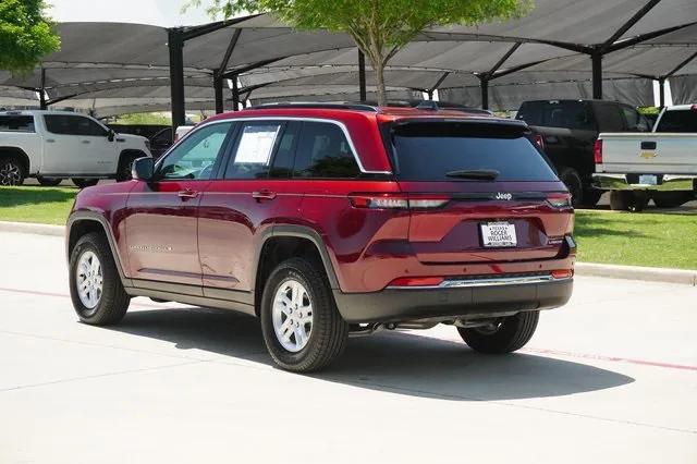 2024 Jeep Grand Cherokee Laredo 4x2