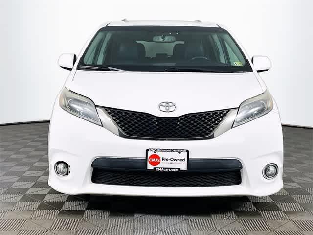 2017 Toyota Sienna SE Premium 8 Passenger