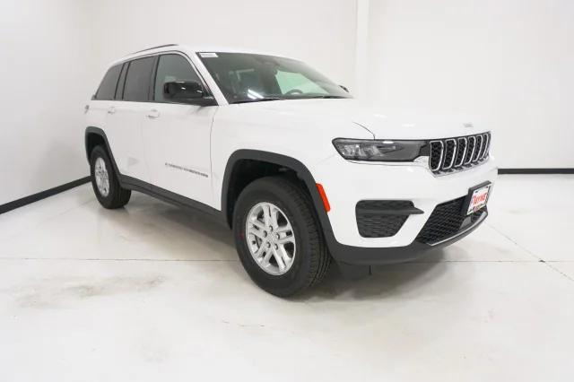 2025 Jeep Grand Cherokee GRAND CHEROKEE LAREDO 4X4
