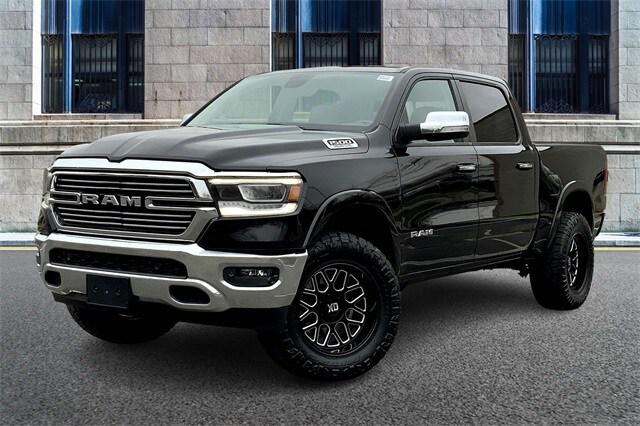 2019 RAM 1500 Laramie Crew Cab 4x4 57 Box