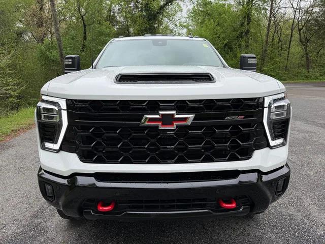 2025 Chevrolet Silverado 2500HD 4WD Crew Cab Standard Bed ZR2