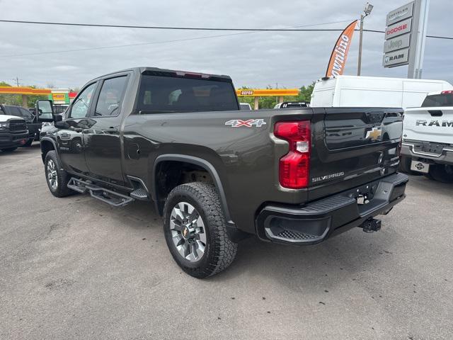 2023 Chevrolet Silverado 2500HD 4WD Crew Cab Standard Bed Custom