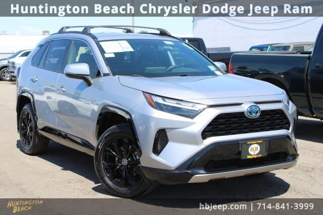 2022 Toyota RAV4 Hybrid SE