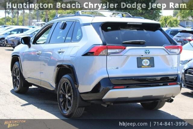 2022 Toyota RAV4 Hybrid SE