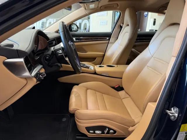 2018 Porsche Panamera 4