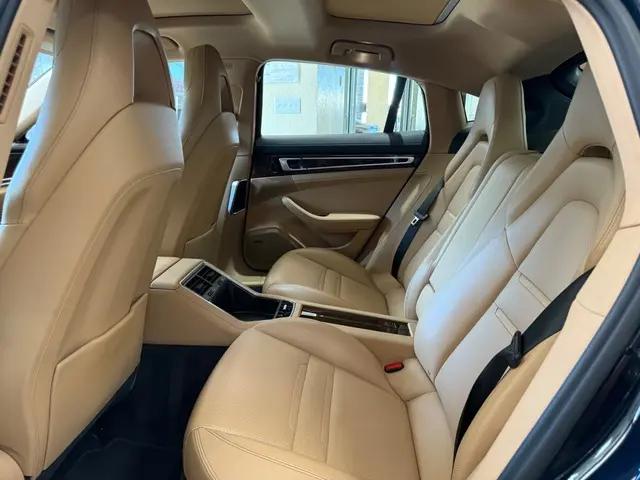 2018 Porsche Panamera 4