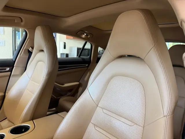 2018 Porsche Panamera 4