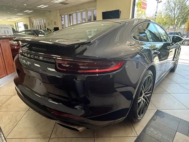 2018 Porsche Panamera 4