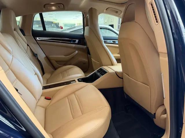 2018 Porsche Panamera 4