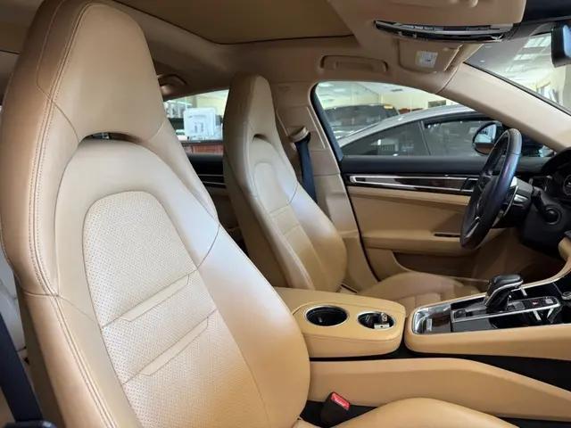 2018 Porsche Panamera 4