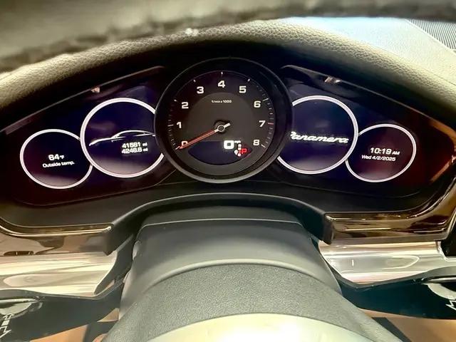 2018 Porsche Panamera 4