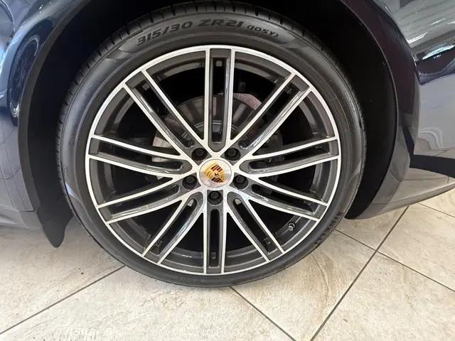 2018 Porsche Panamera 4