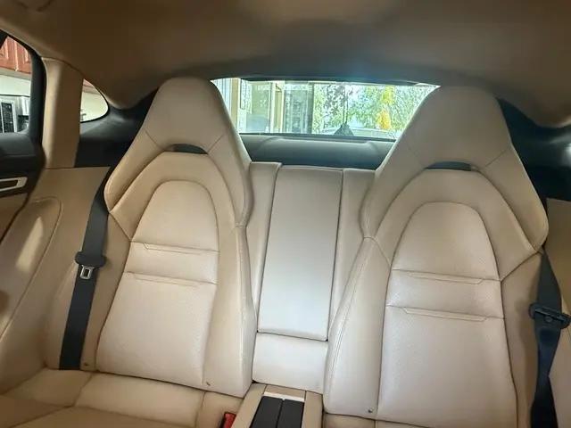 2018 Porsche Panamera 4
