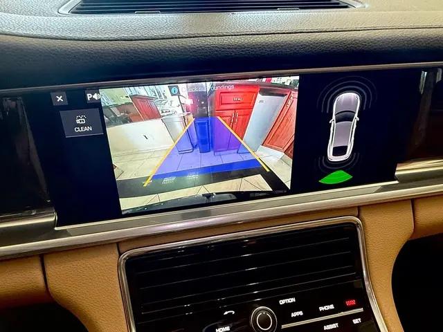 2018 Porsche Panamera 4