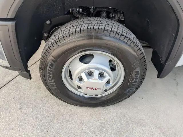 2025 GMC Sierra 3500HD Pro
