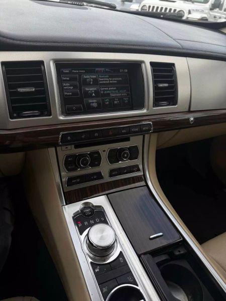 2013 Jaguar XF V6 SC