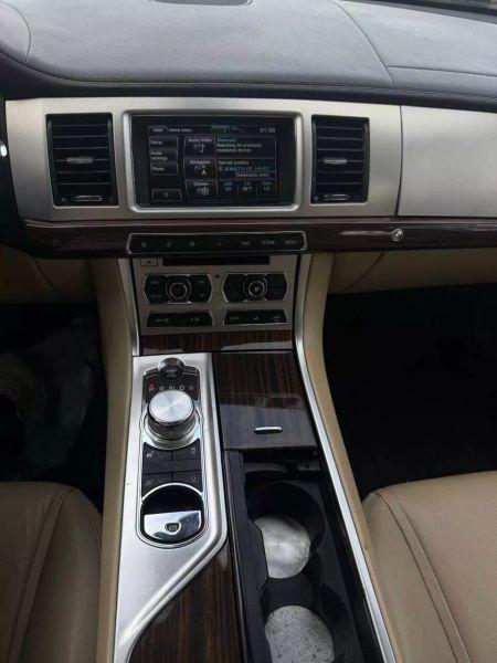 2013 Jaguar XF V6 SC
