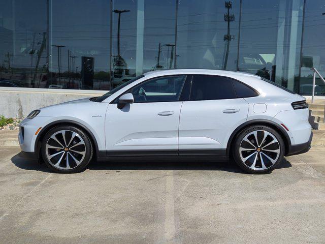 2025 Porsche Macan Electric 4