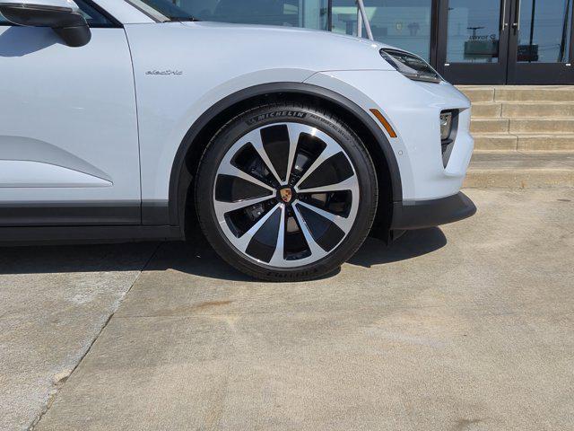 2025 Porsche Macan Electric 4