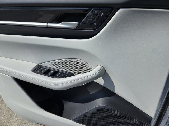 2025 Porsche Macan Electric 4
