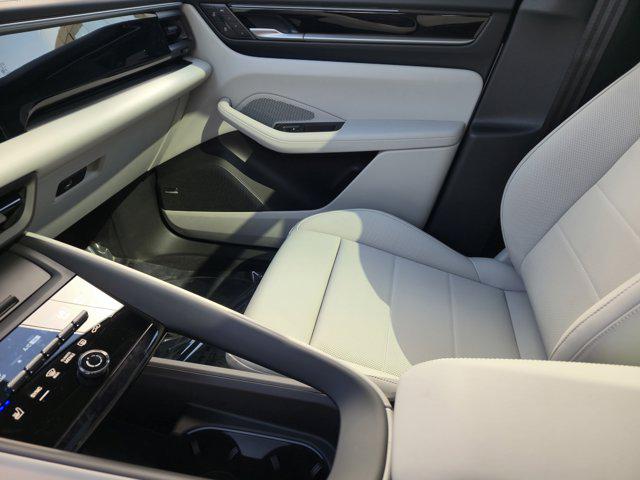 2025 Porsche Macan Electric 4