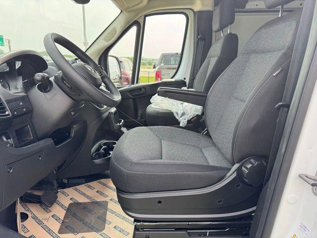 2025 Ram ProMaster Cargo Van Tradesman Low Roof 136" WB w/Pass Seat