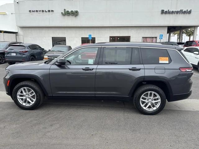 2022 Jeep Grand Cherokee L Laredo 4x2