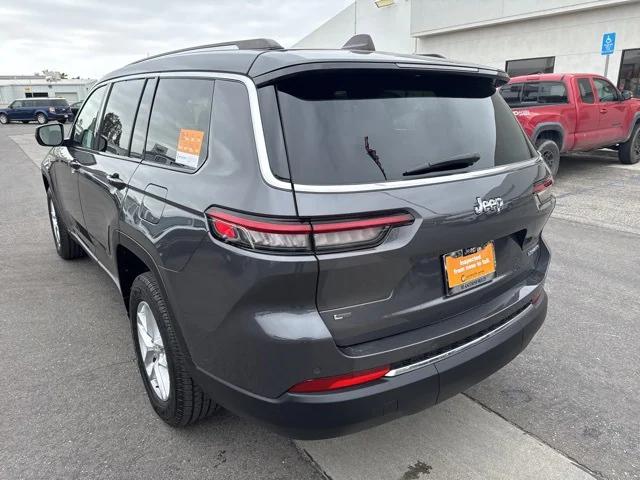 2022 Jeep Grand Cherokee L Laredo 4x2