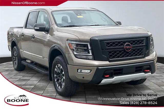 2024 Nissan TITAN Crew Cab PRO-4X 4x4