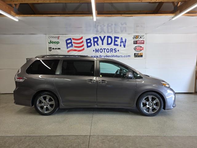 2019 Toyota Sienna SE Premium 8 Passenger