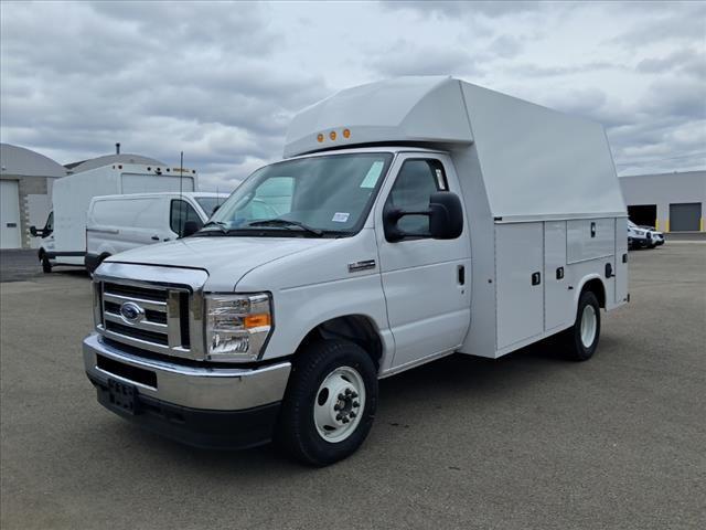 2025 Ford E-350 Cutaway Base for sale in Franklin, WI