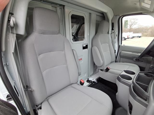 2025 Ford E-350 Cutaway Base