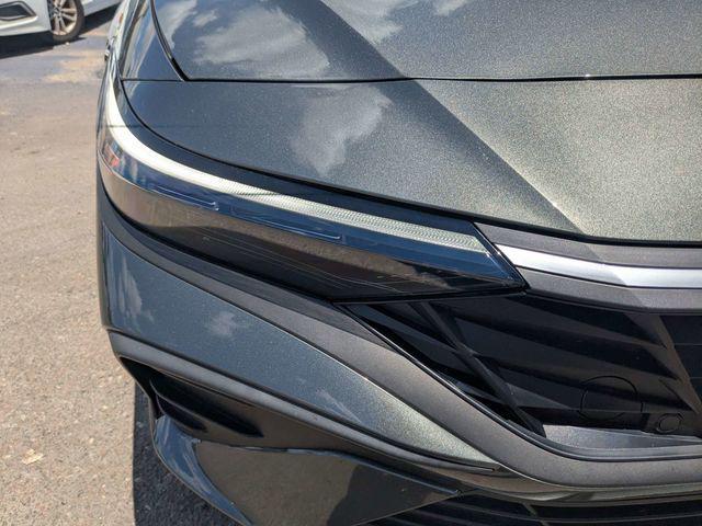 2025 Hyundai Elantra Hybrid SEL Sport