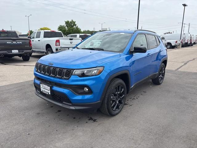 2025 Jeep Compass COMPASS LATITUDE 4X4