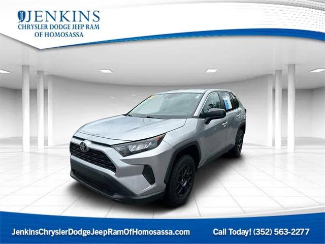 2022 Toyota RAV4 LE 2022 Toyota RAV4 LE
