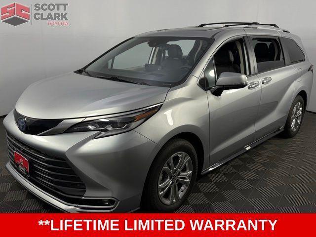 2023 Toyota Sienna Platinum
