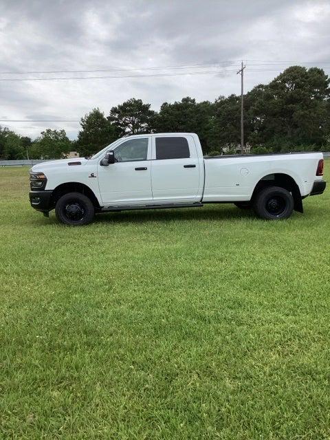 2025 RAM Ram 3500 RAM 3500 TRADESMAN CREW CAB 4X4 8 BOX