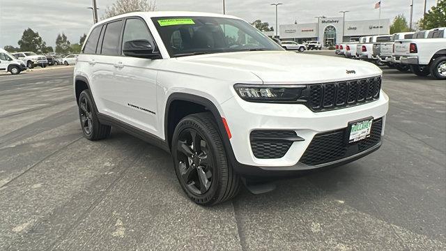 2025 Jeep Grand Cherokee GRAND CHEROKEE ALTITUDE 4X4