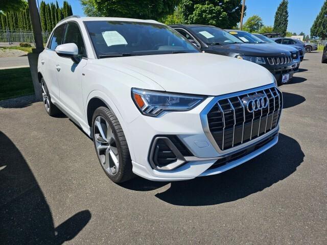 2020 Audi Q3 Premium Plus 45 TFSI S line quattro Tiptronic