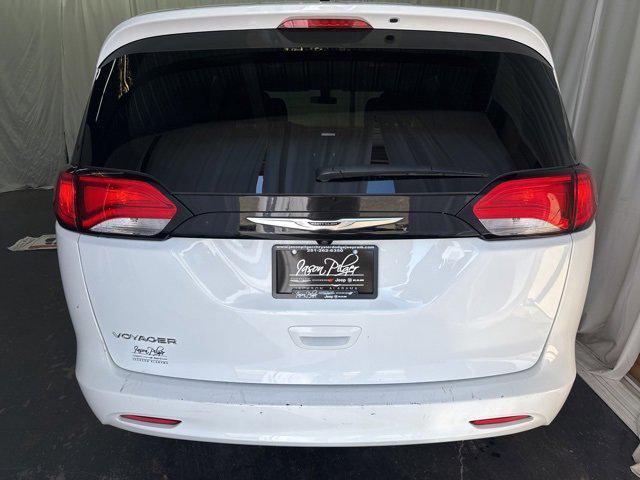 2022 Chrysler Voyager LX