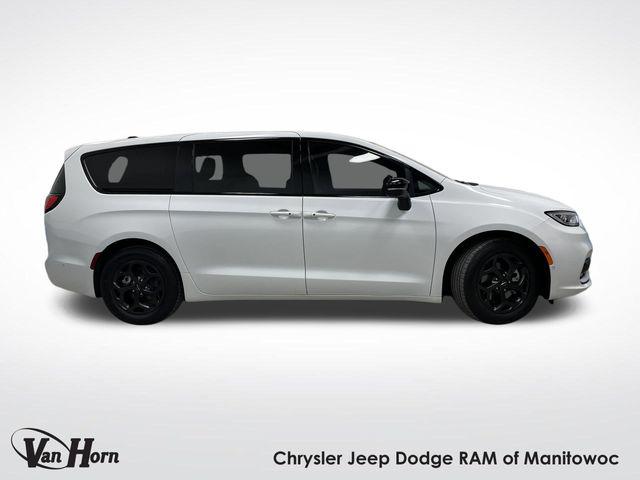 2024 Chrysler Pacifica Hybrid S Appearance Pkg