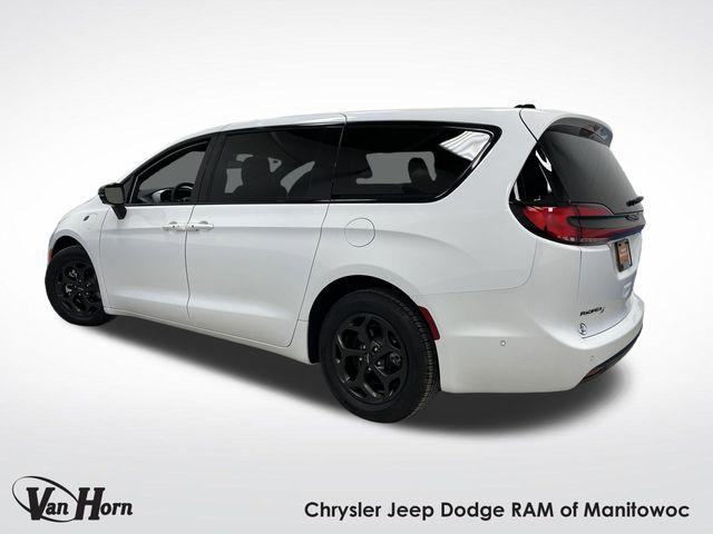2024 Chrysler Pacifica Hybrid S Appearance Pkg