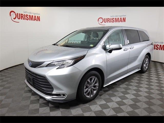 2023 Toyota Sienna XLE