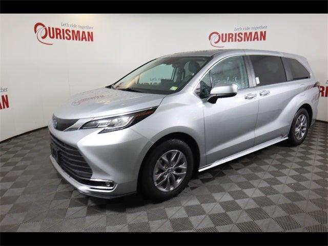 2023 Toyota Sienna XLE