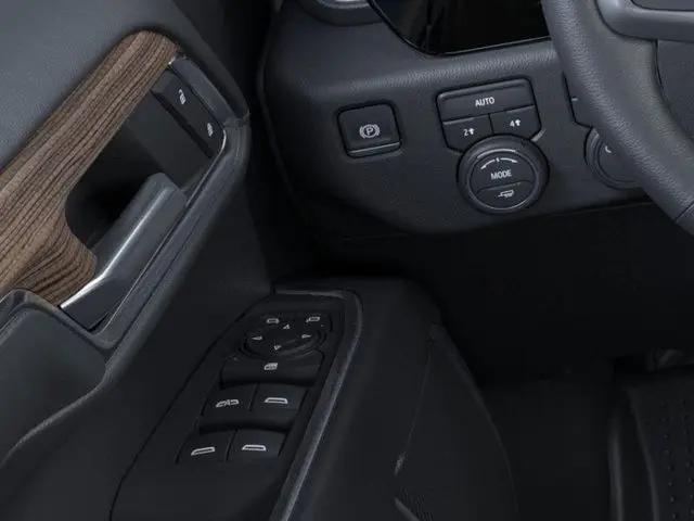 2025 Chevrolet Silverado 1500 2WD Crew Cab Standard Bed LT