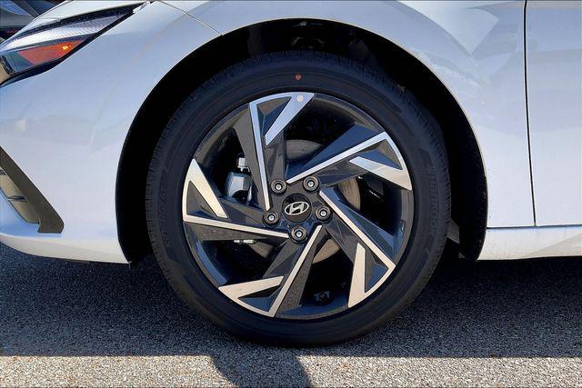 New 2025 Hyundai Elantra For Sale in Olive Branch, MS