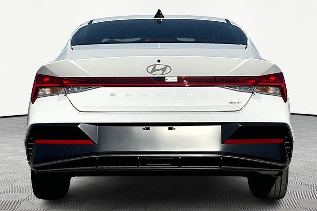 New 2025 Hyundai Elantra Hybrid For Sale in Olive Branch, MS